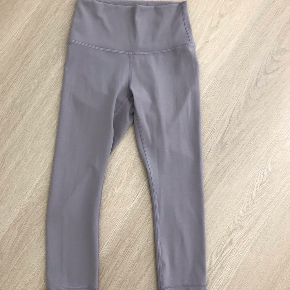 lululemon athletica Women’s size 4 crop grayish/Lavender Leggings